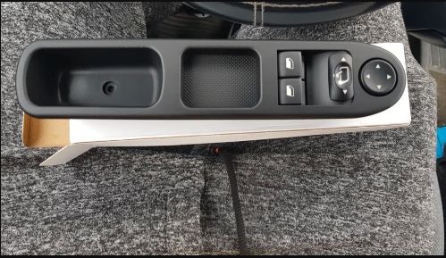 Interrupteur neuf pour Peugeot 307