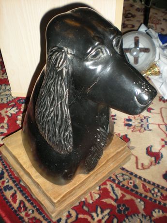 Tête de chien bois sculpté sur socle, création unique